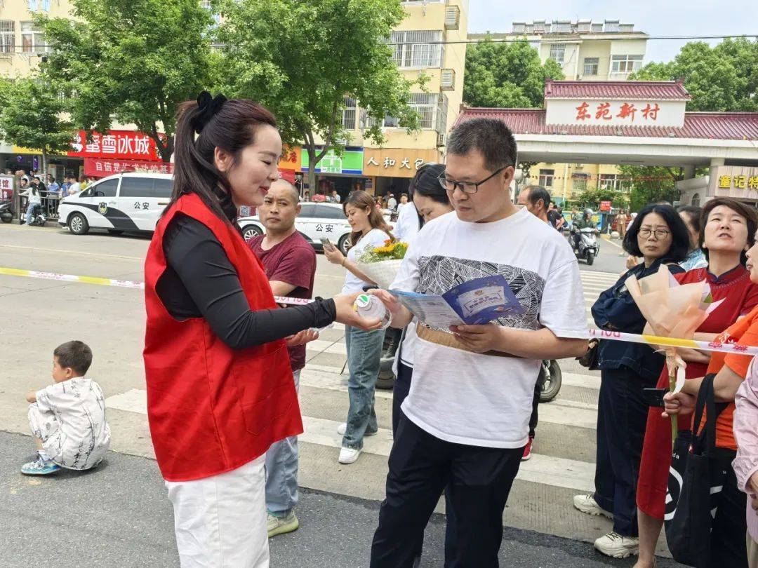 基层团讯 | 团宝清县委“团团”助力 轻松应考！