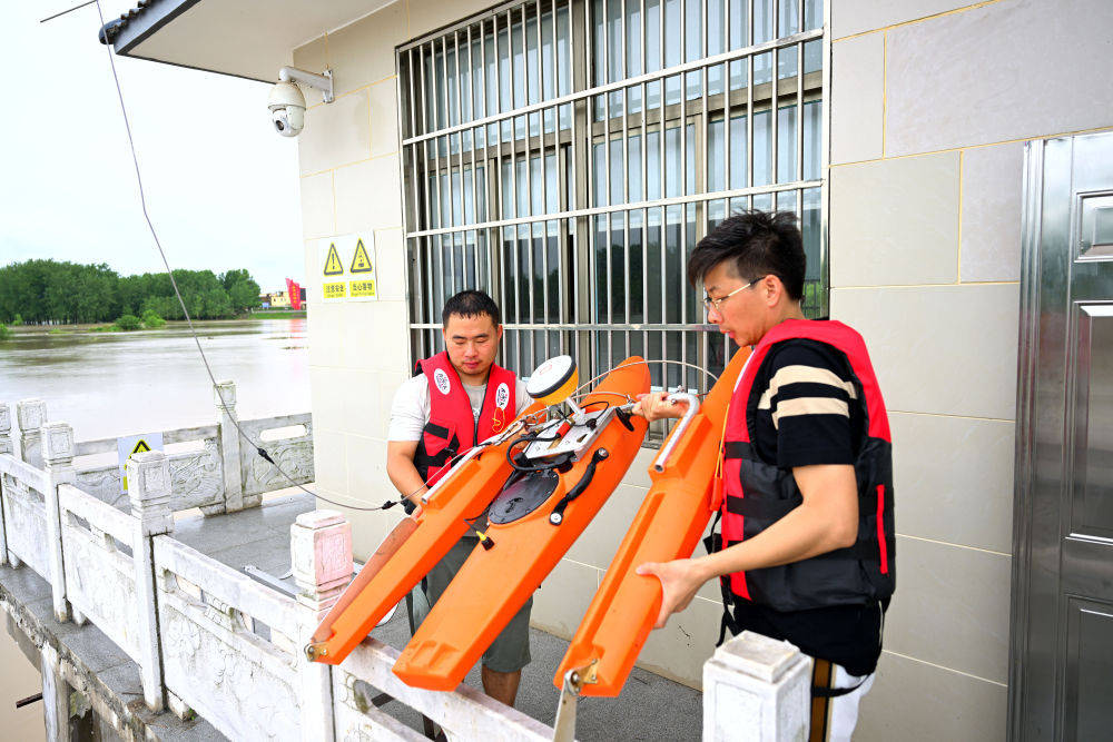 记者：申花半套主力未随队前往深圳 戴伟浚因回避条款无法登场