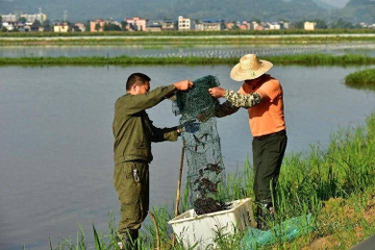 黑龙江抚远市第四届开江节盛大启幕