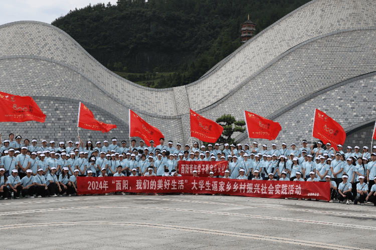 久久发彩票最新版下载安装-大学生要学会“逼一把”“学一把”“拼一把”