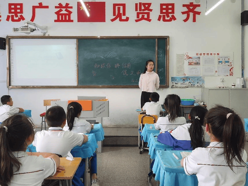 多家蓝海爱农生鲜超市关停或无货，充值卡余额消费难｜记者帮办