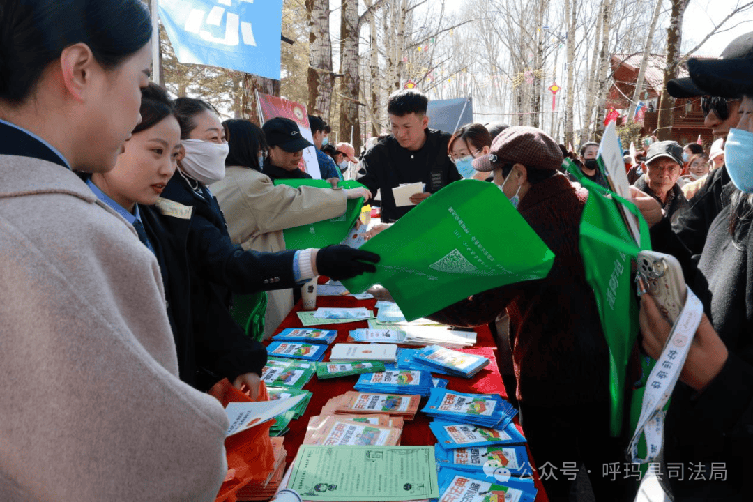 “背篓专线”彰显民生温度